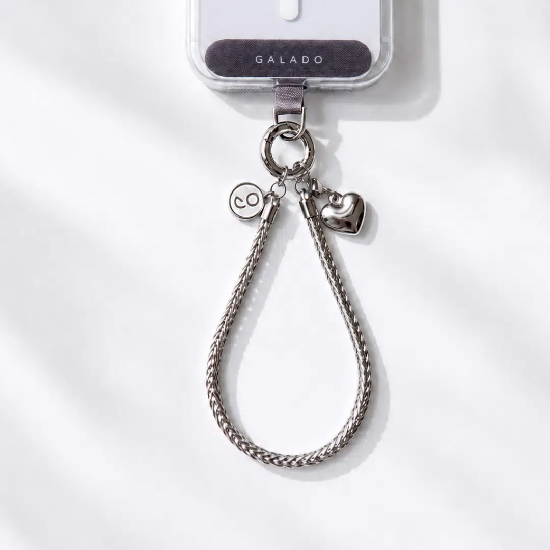 Stylink Metal Chain — lifestyle shot
