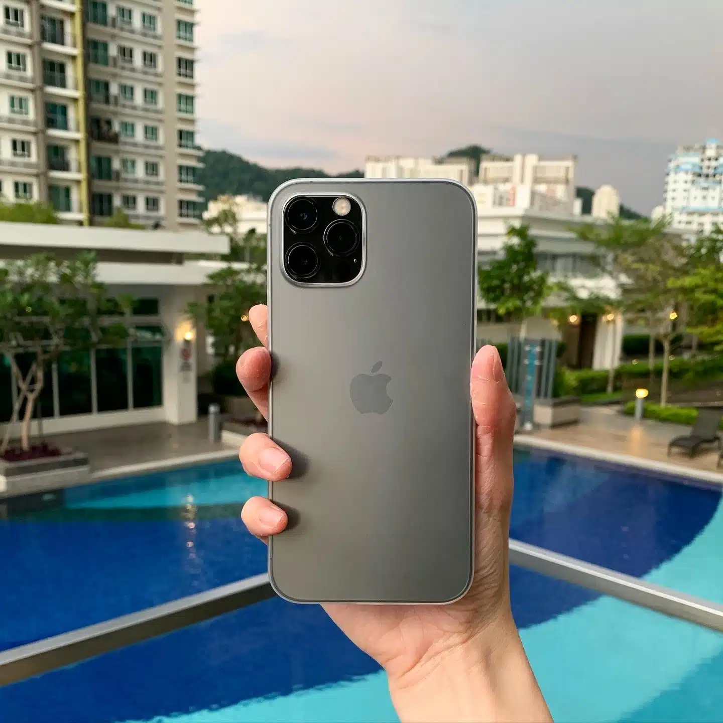 Sleek 0.3mm Case (Full Coverage) - GALADO Malaysia