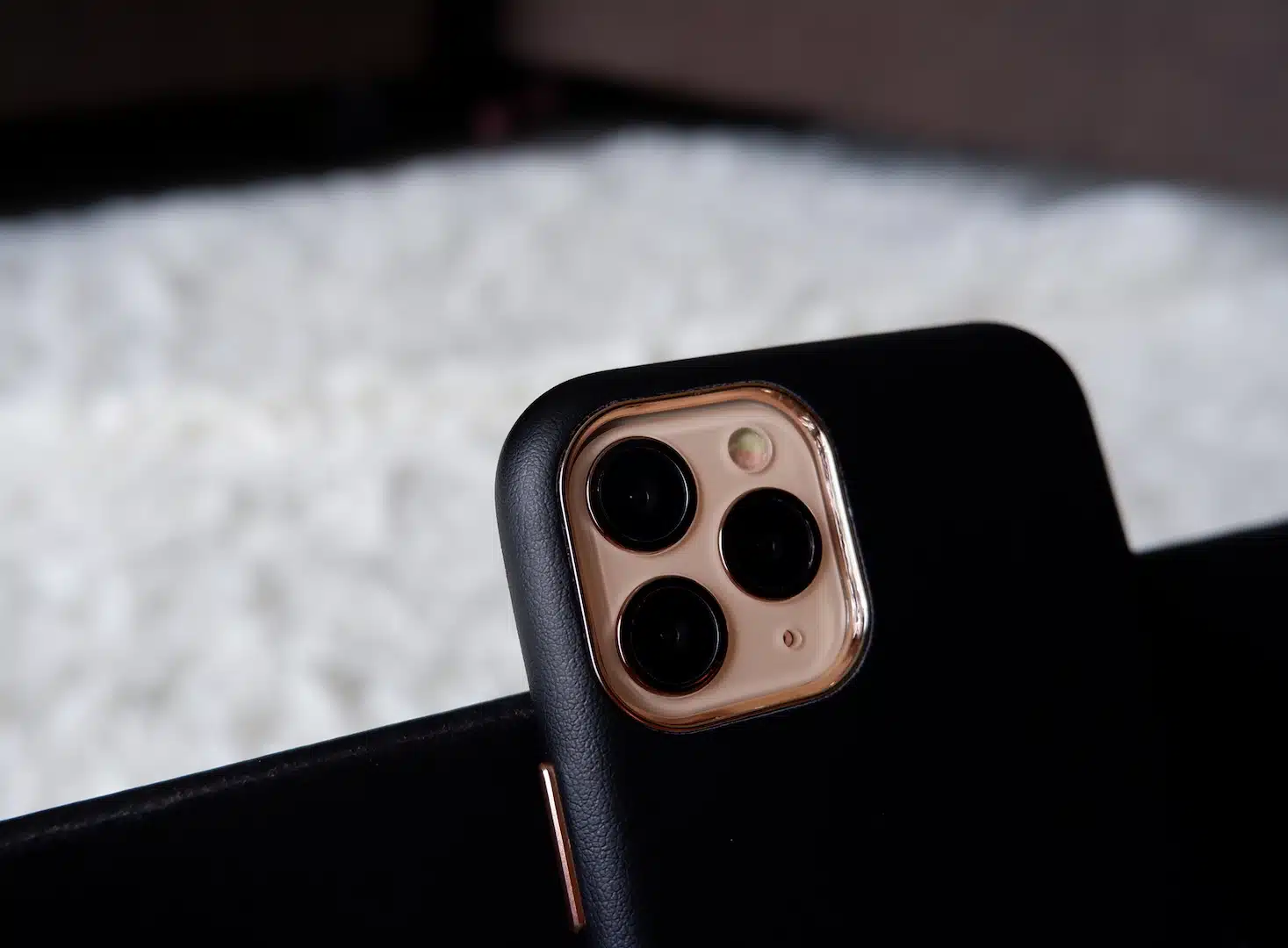 Nomad Leather phone case - GALADO Malaysia