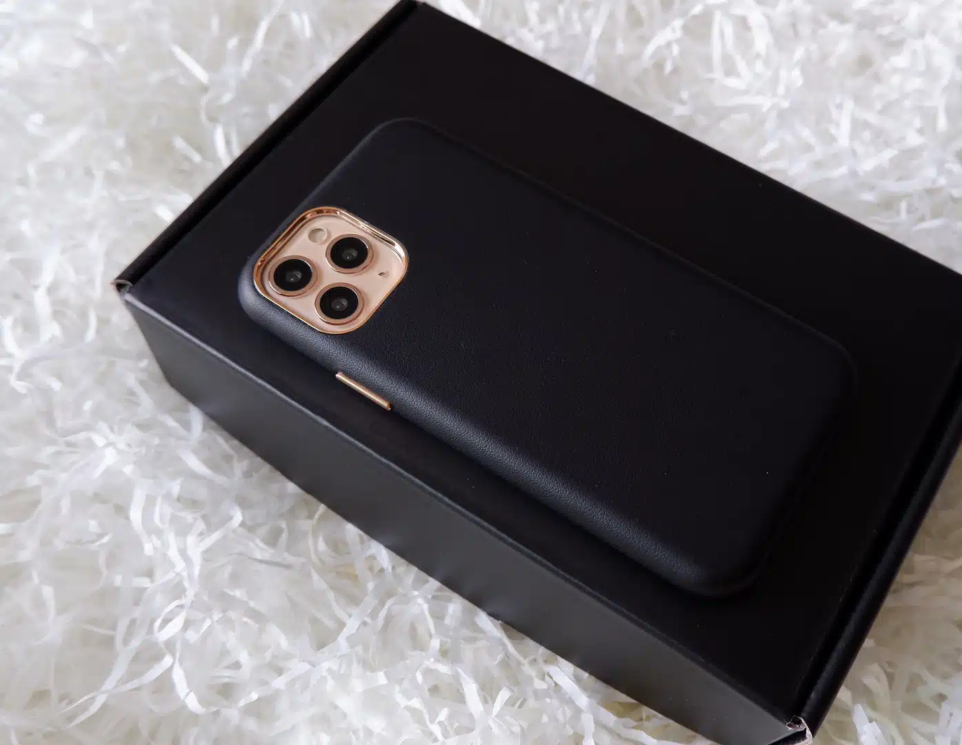 Nomad Leather phone case - GALADO Malaysia
