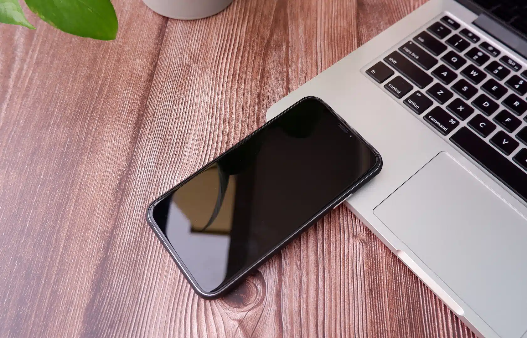 Carbono Sleek phone case - GALADO Malaysia