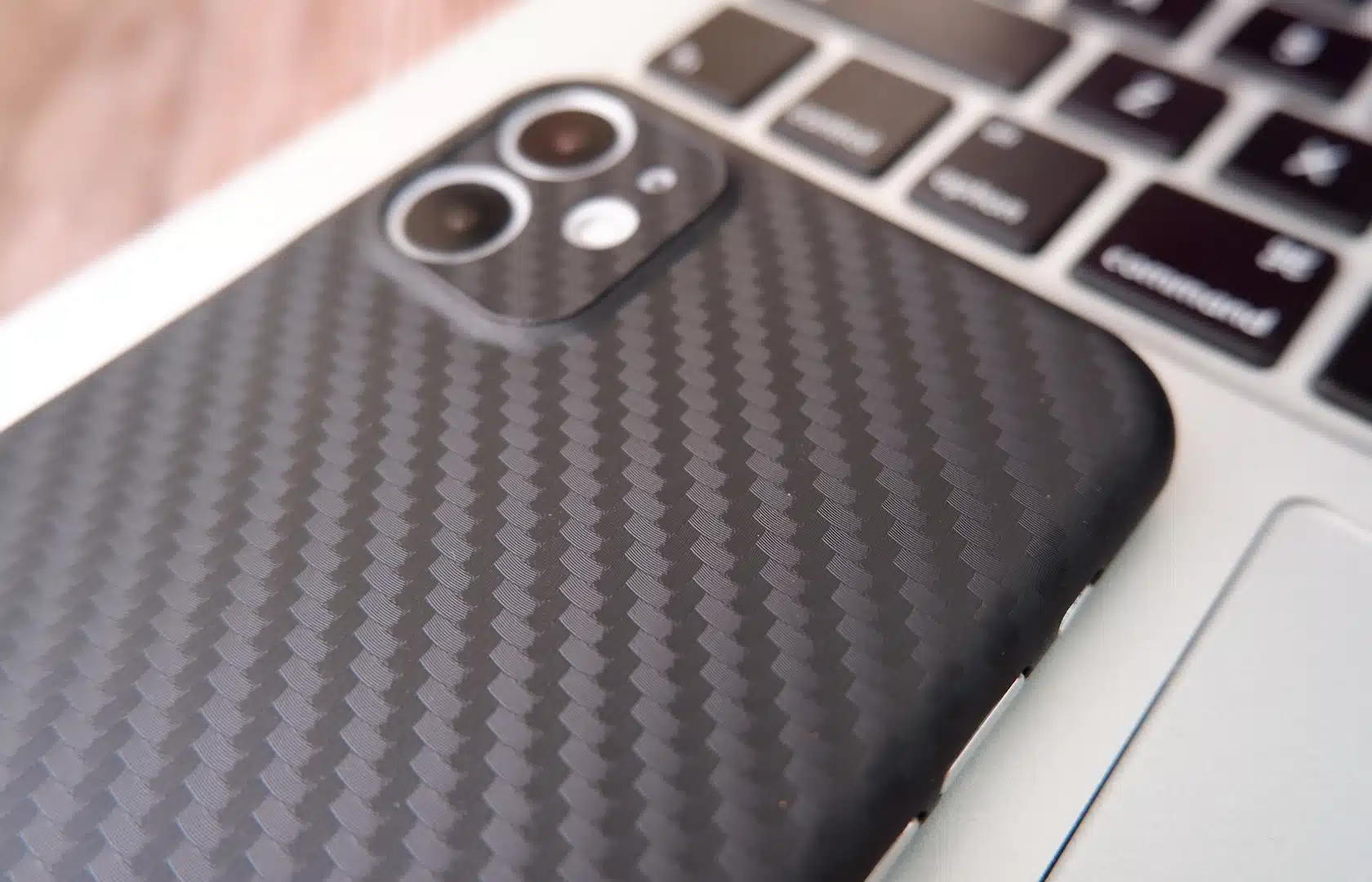 Carbono Sleek phone case - GALADO Malaysia