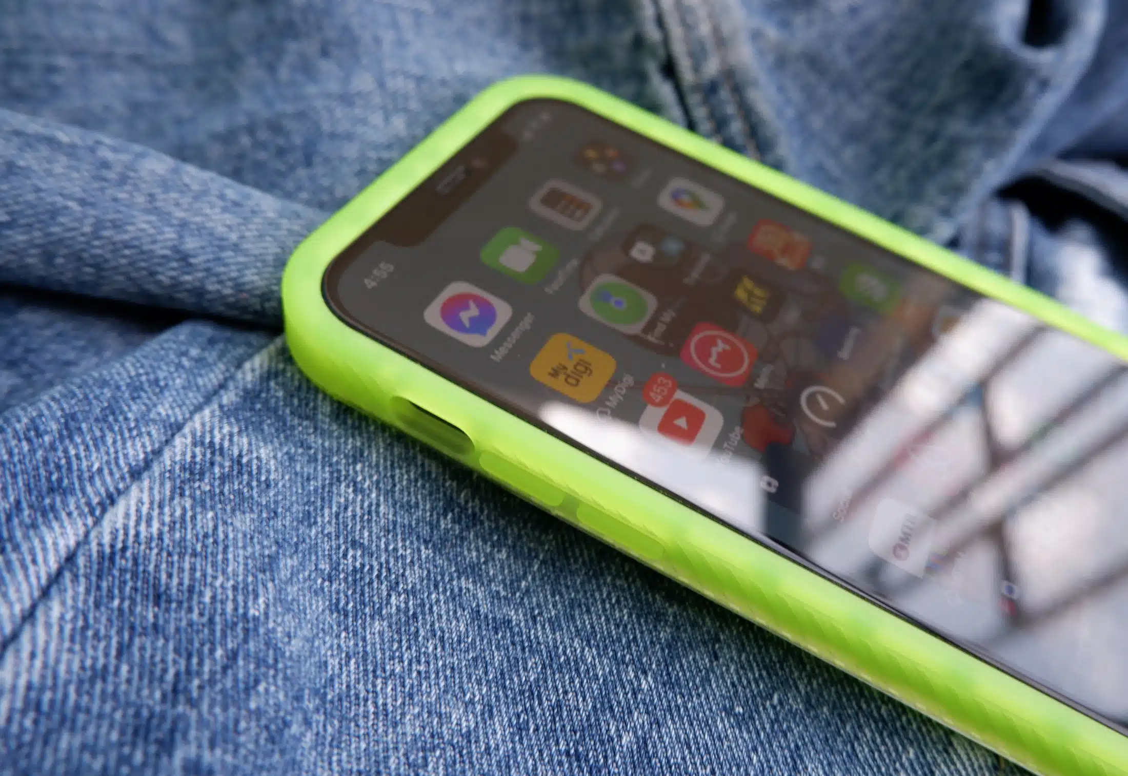 Meta Glow phone case - GALADO Malaysia