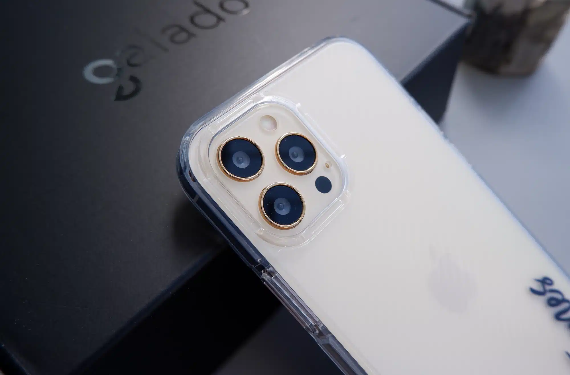 Carbon Crystal phone case - GALADO Malaysia