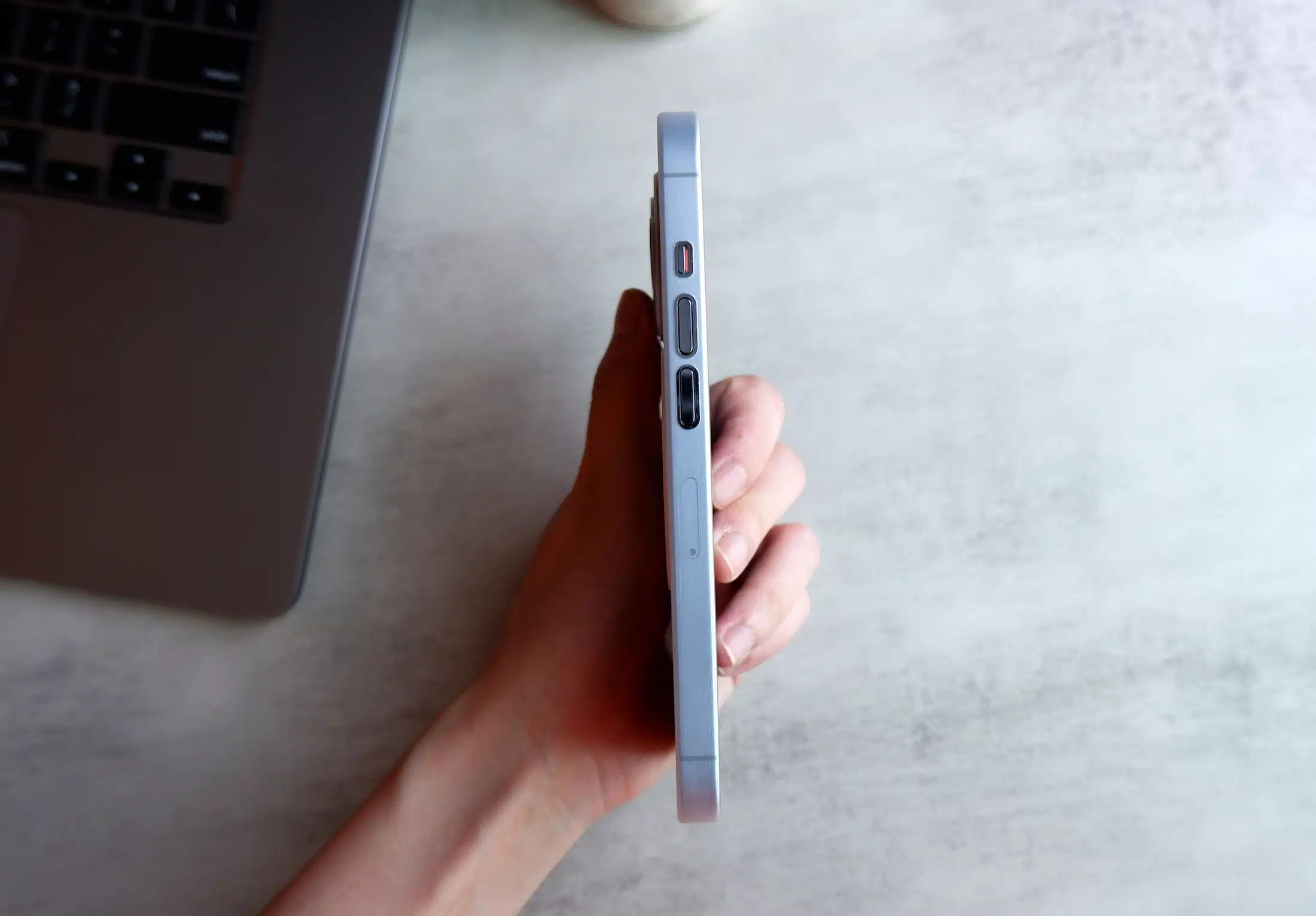 Sleek MagSafe phone case - GALADO Malaysia