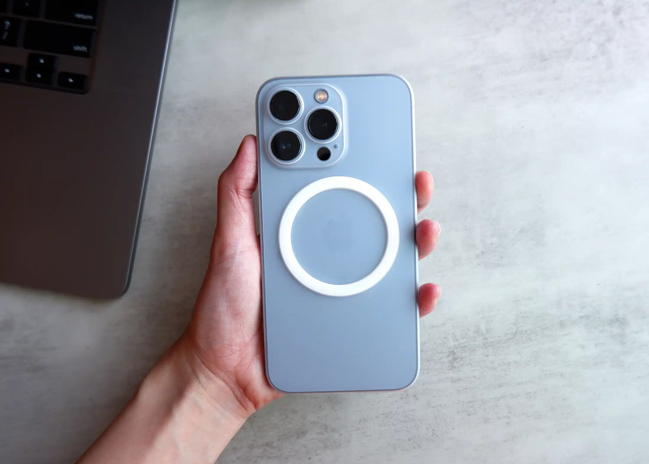 Sleek MagSafe phone case - GALADO Malaysia
