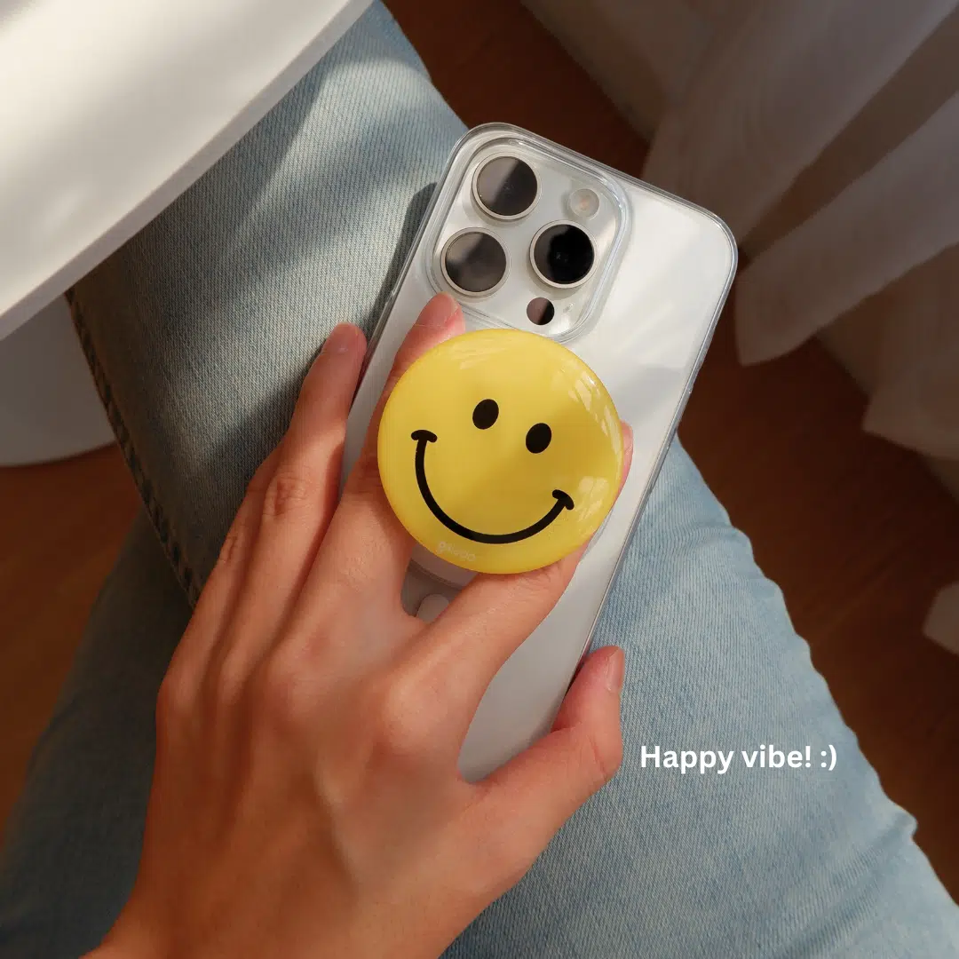 GALADO Happy Smile MagSafe phone grip with smiley face design Malaysia