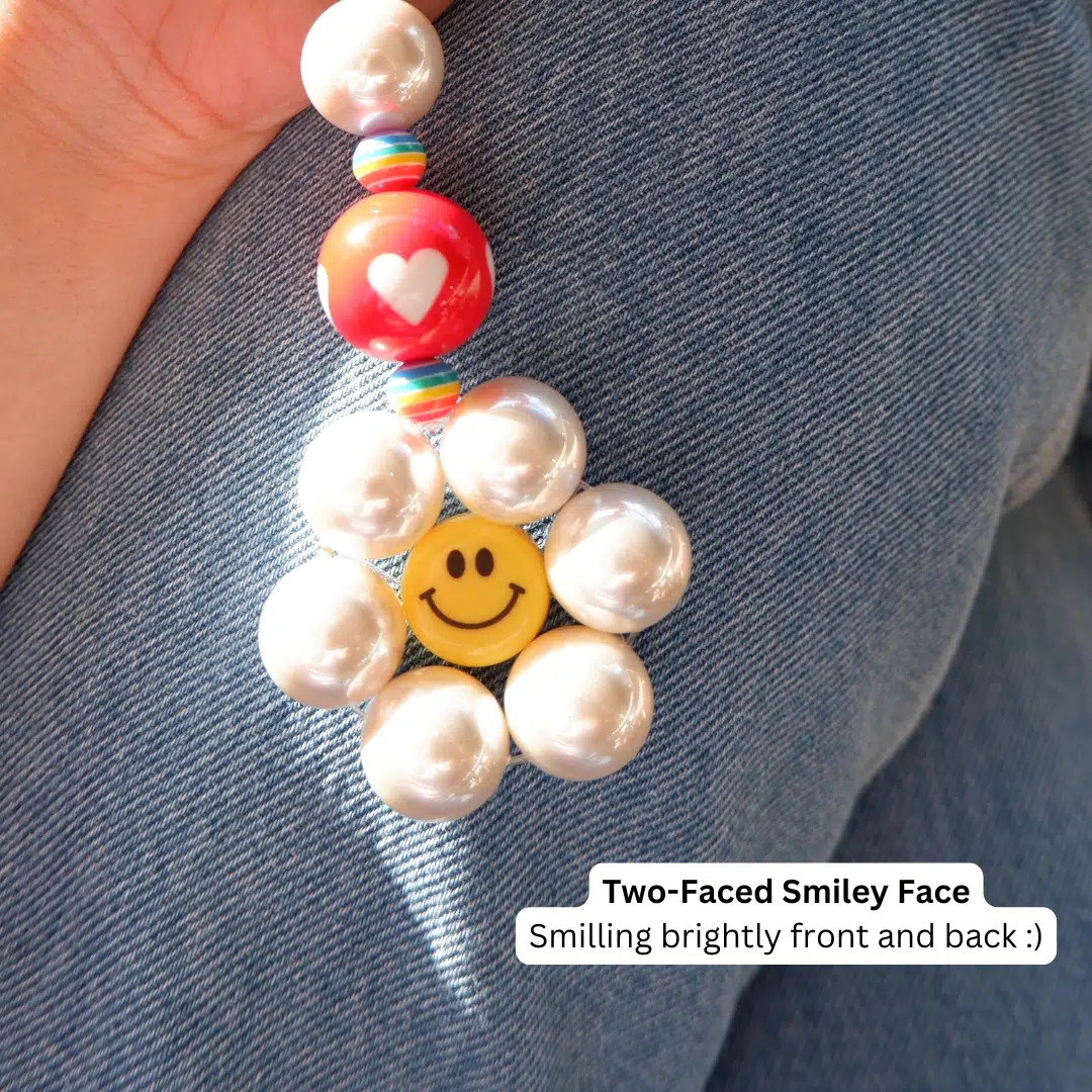 Happy Pearly Daisy Phone Charm - GALADO Malaysia