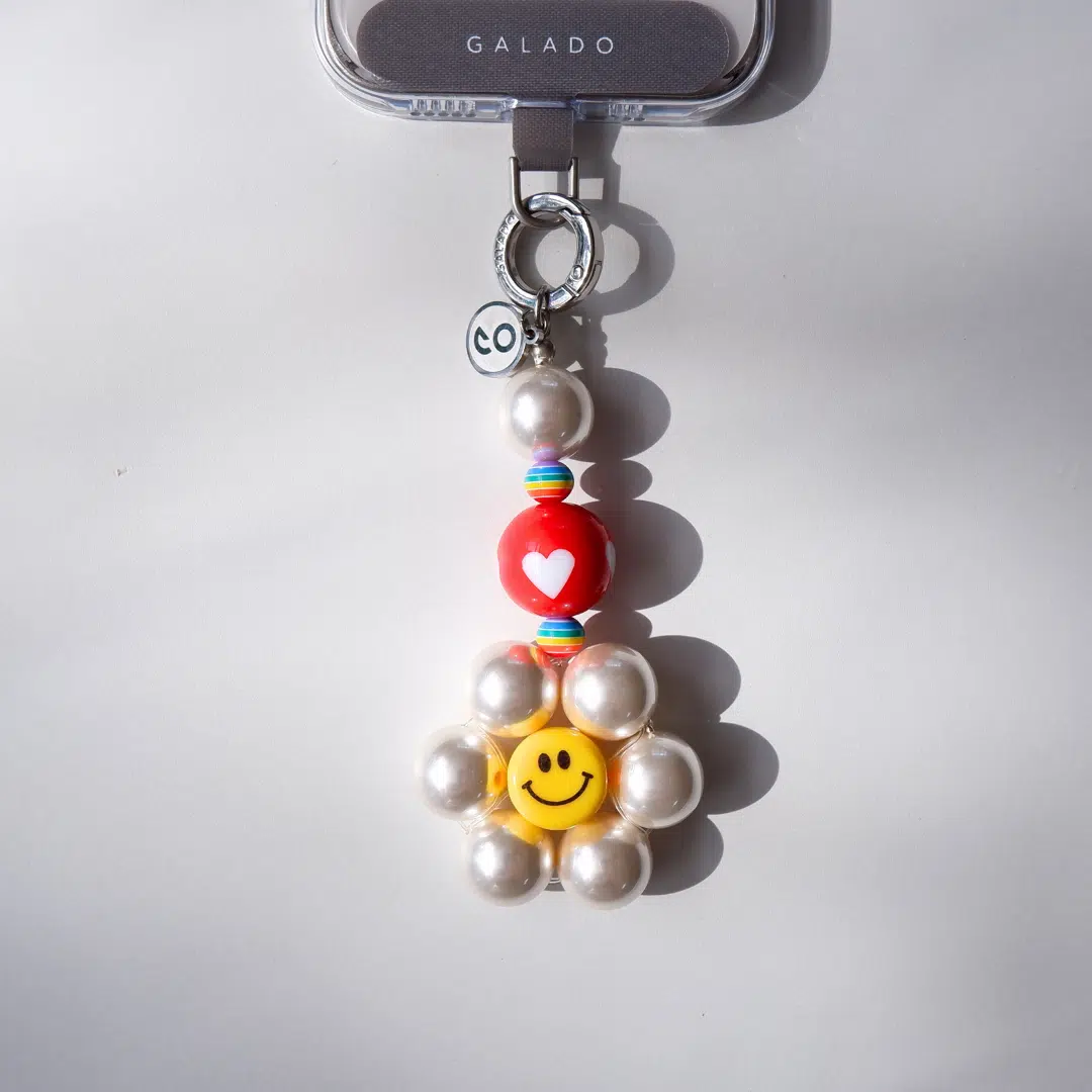 Happy Pearly Daisy Phone Charm - GALADO Malaysia