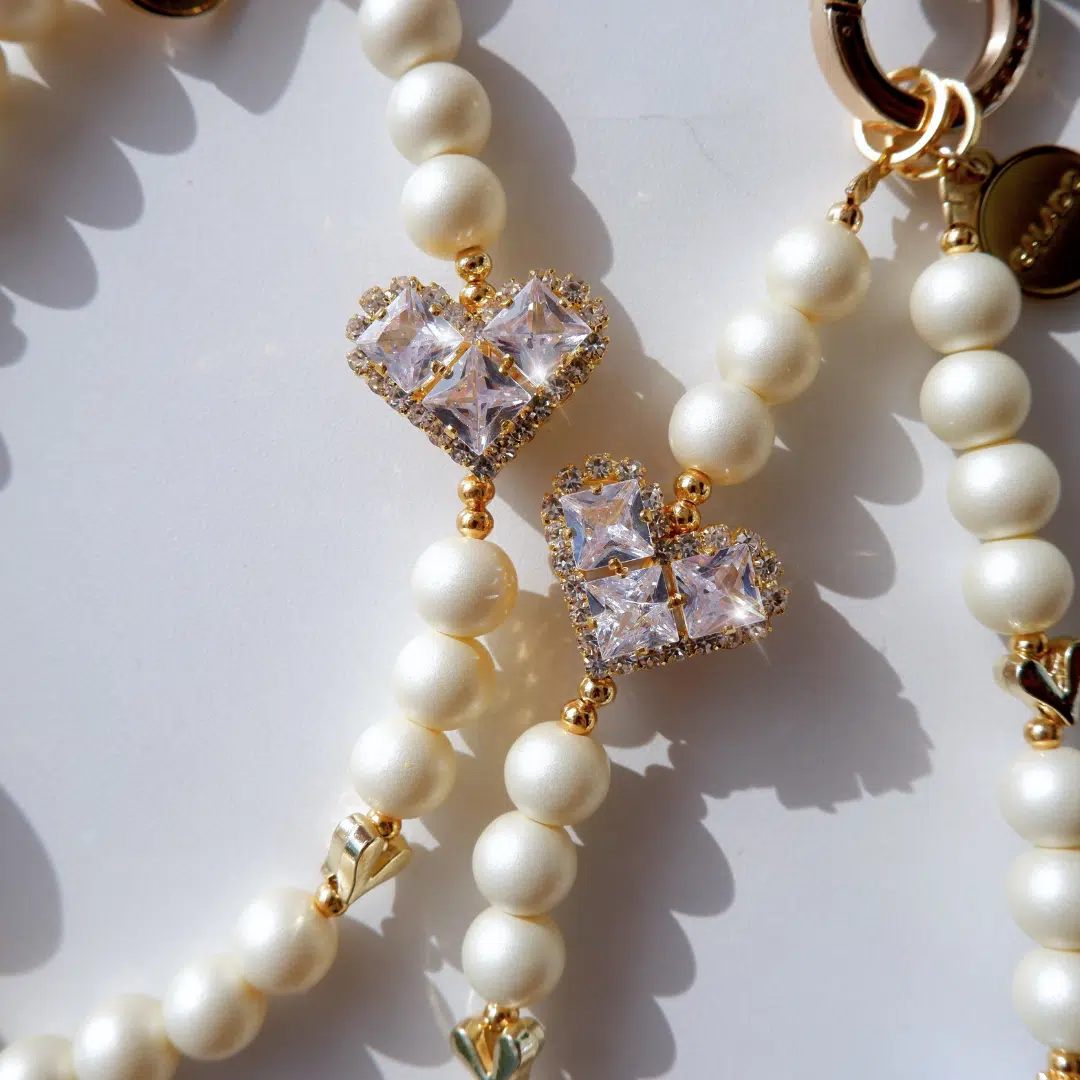 Ivory Clover Phone Charm - GALADO Malaysia