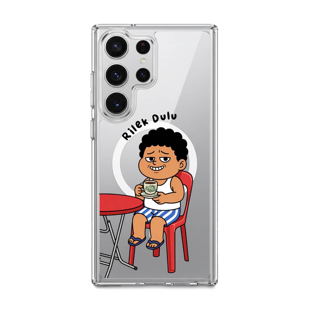 Kopi Dulu Bro phone case, Uncle Boi drinking kopi on a red kopitiam chair under the words Rilek Dulu