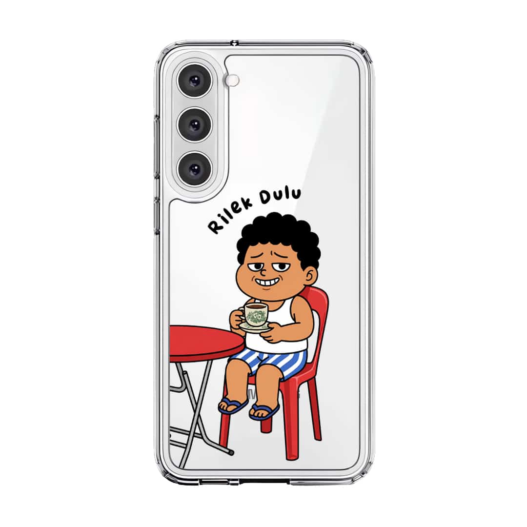 Kopi Dulu Bro phone case, Uncle Boi drinking kopi on a red kopitiam chair under the words Rilek Dulu