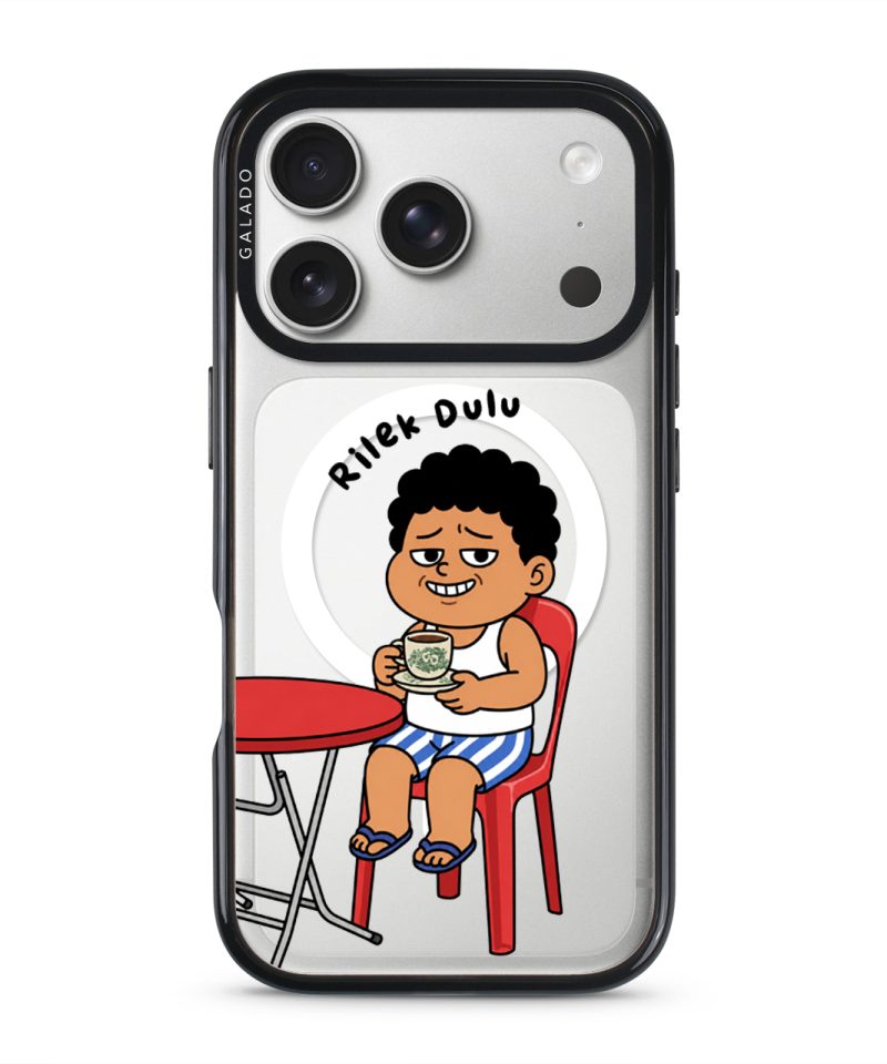 Kopi Dulu Bro phone case, Uncle Boi drinking kopi on a red kopitiam chair under the words Rilek Dulu