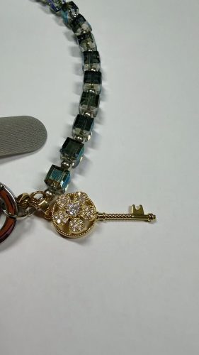 Clip-On Charm (360 Gold Key) photo review