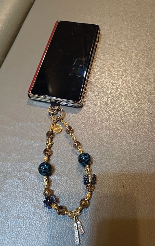 Luminara Luxe Phone Charm photo review