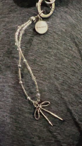 Click to view full screen Amour Belle Mini Phone Charm photo review