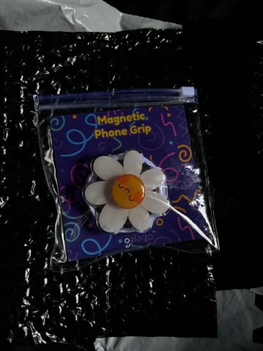 Silly Daisy MagSafe Phone Grip photo review