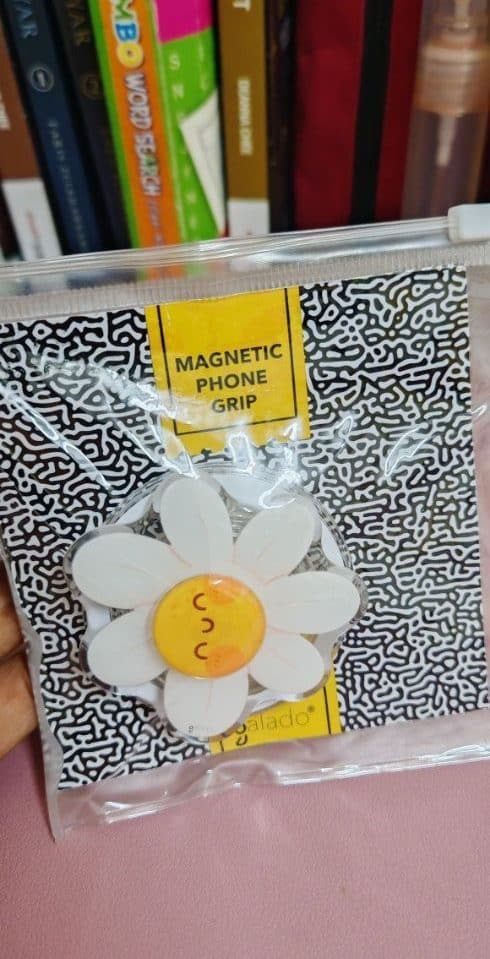 Silly Daisy MagSafe Phone Grip photo review