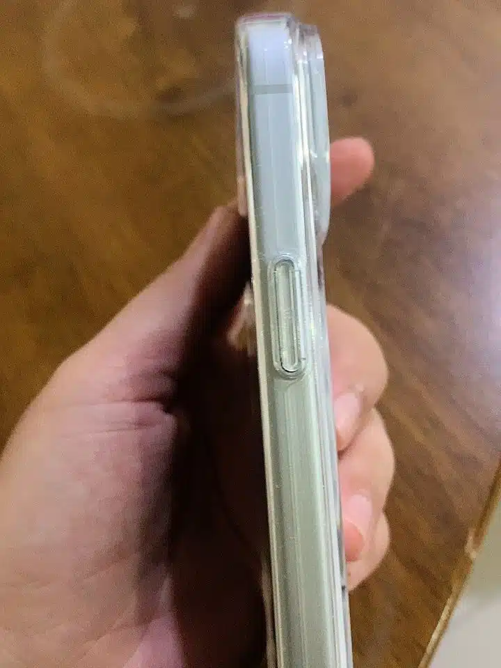 Clear Guard (Clear MagSafe) photo review