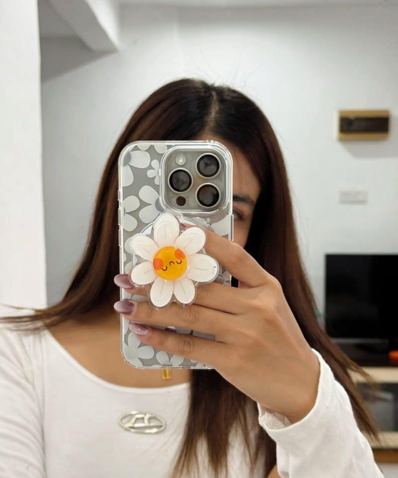 Silly Daisy MagSafe Phone Grip photo review
