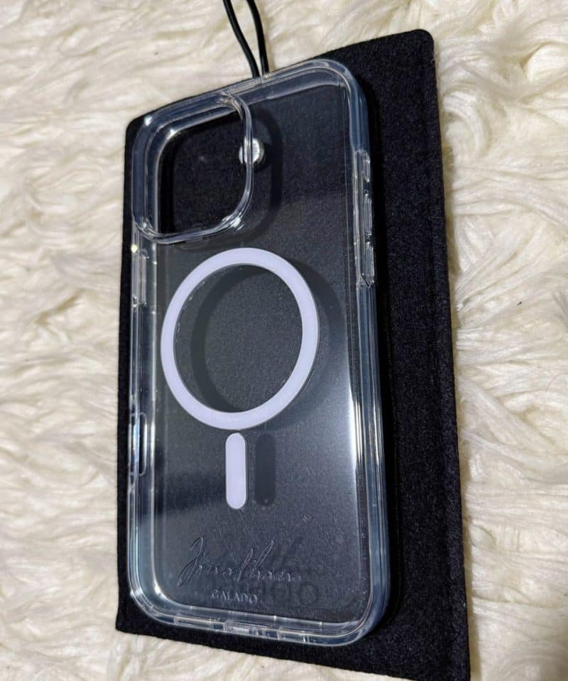 Clear Guard (Clear MagSafe) photo review