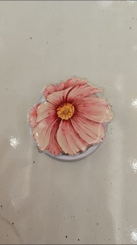 Farah Latifi - Blush Cosmos MagSafe Phone Grip photo review
