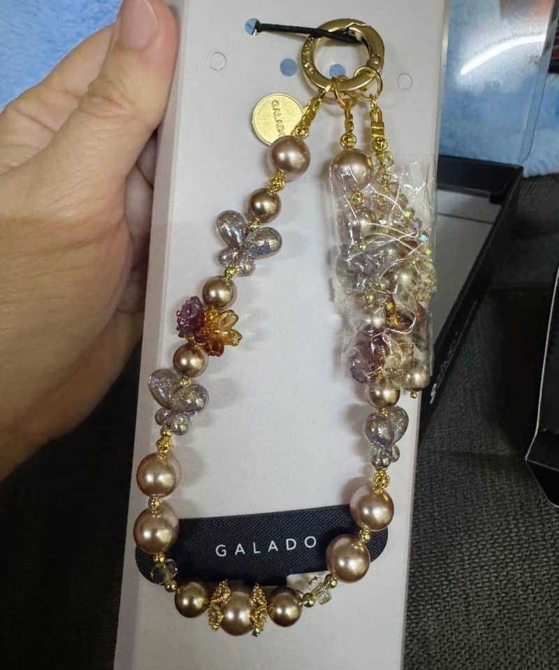 Golden Papillon Phone Charm photo review