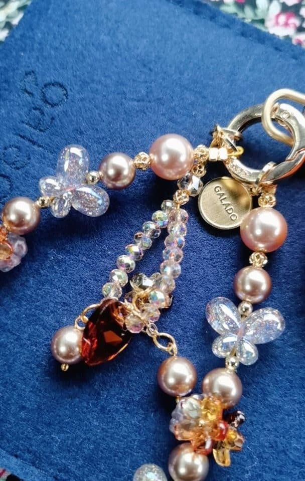 Golden Papillon Phone Charm photo review