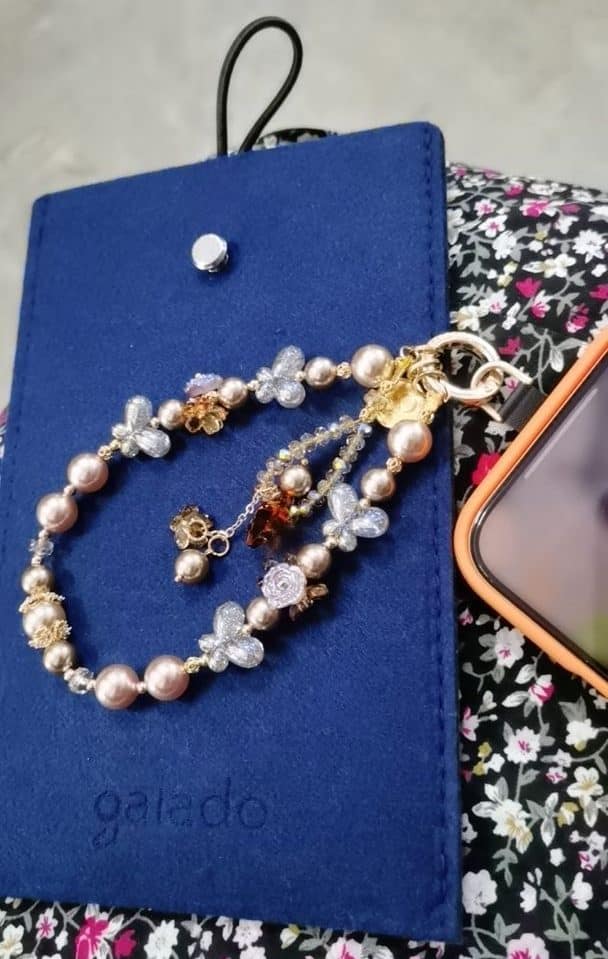 Golden Papillon Phone Charm photo review