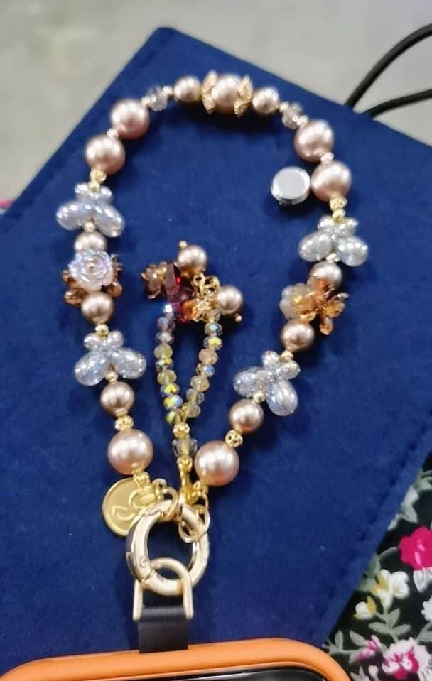 Golden Papillon Phone Charm photo review