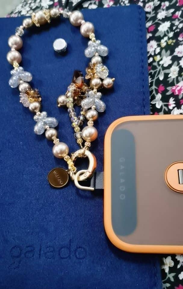Golden Papillon Phone Charm photo review