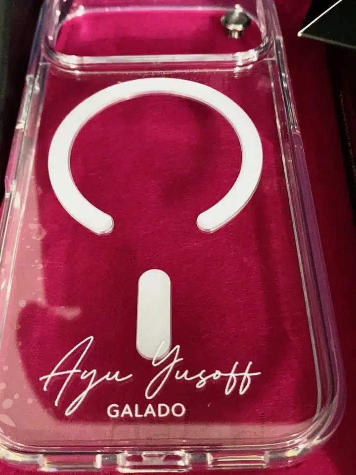 Clear Guard (Clear MagSafe) photo review