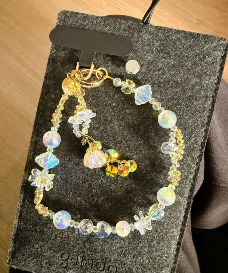 The Aurelia Bloom Phone Charm photo review