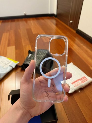 Clear Guard (Clear MagSafe) photo review