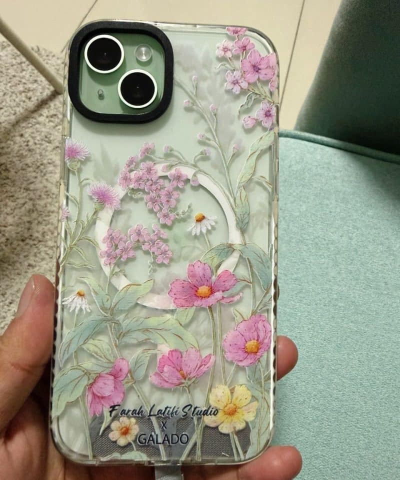 Farah Latifi - Blush Cosmos photo review