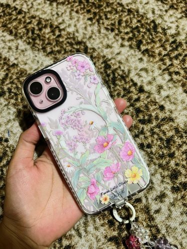 Farah Latifi - Blush Cosmos photo review