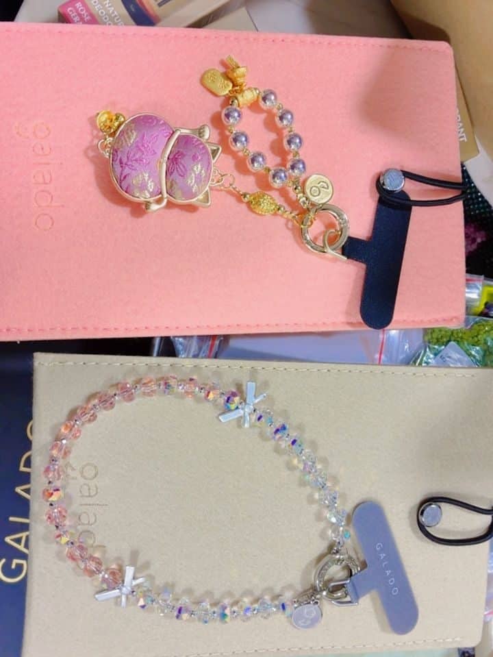 Blooming Fortune Cat Charm photo review