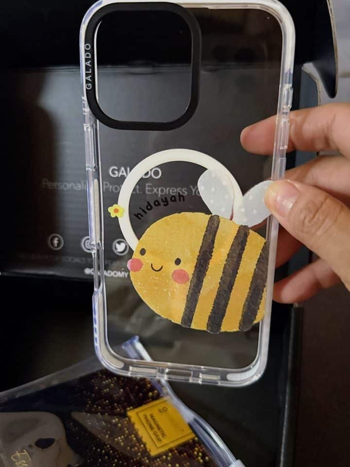 Happy Bee MagSafe Phone Grip photo review