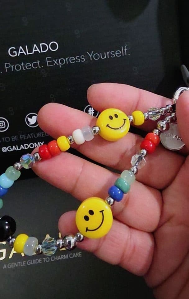 Smile In Colours Charm photo review