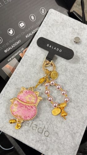 Blooming Fortune Cat Charm photo review
